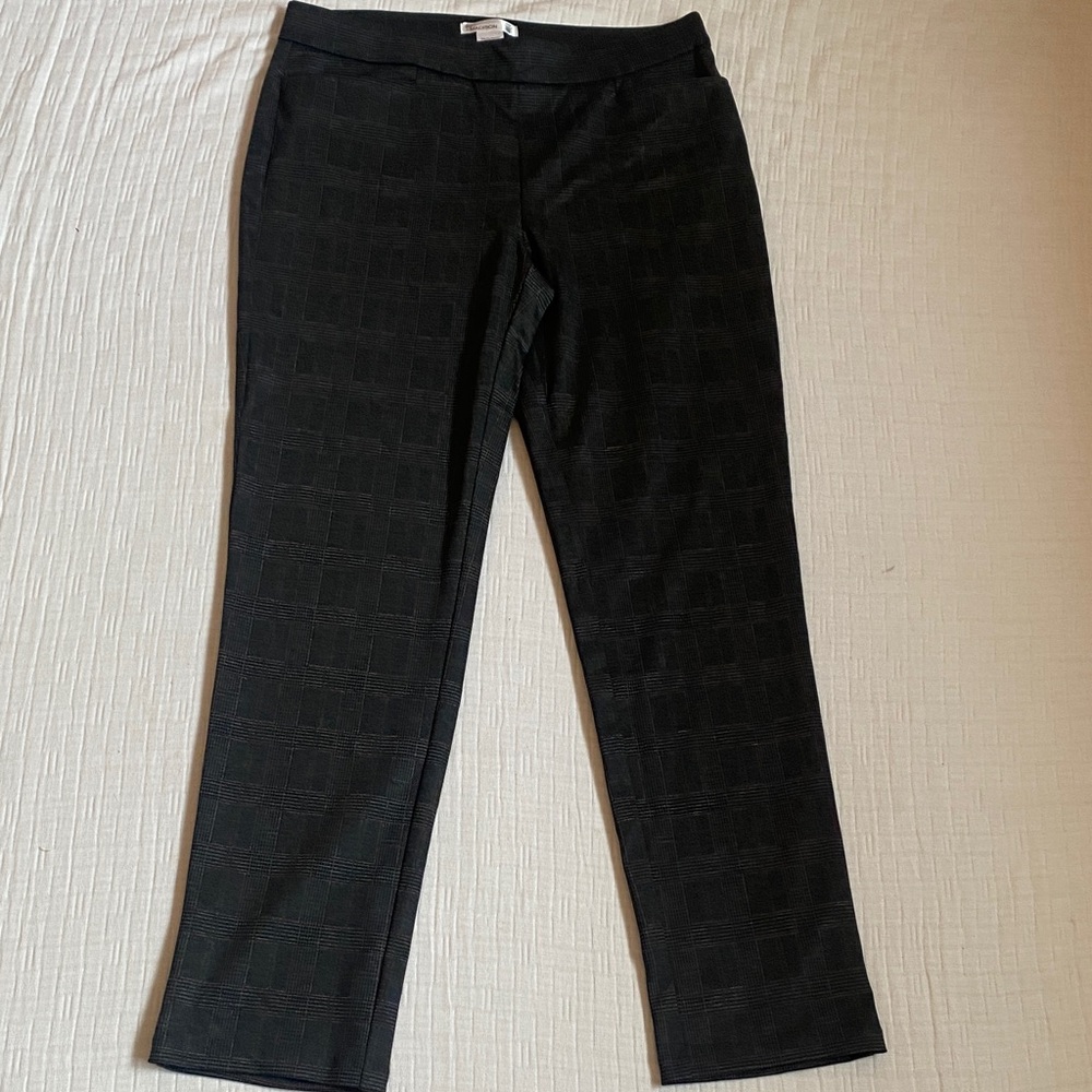 89th & MADISON Dark Checkered Trousers